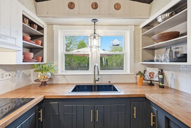 26 Fales St, Worcester, MA 01606