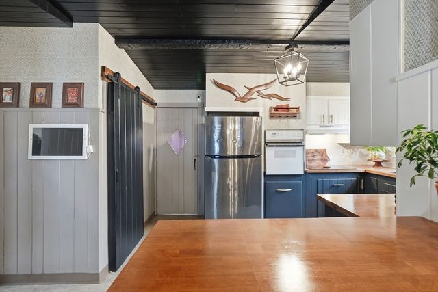26 Fales St, Worcester, MA 01606
