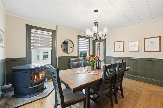 26 Fales St, Worcester, MA 01606