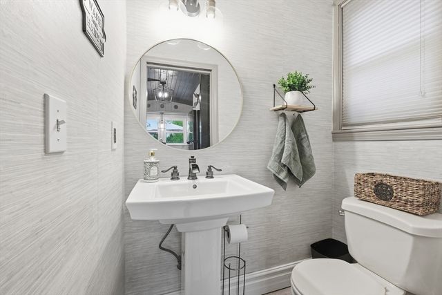 26 Fales St, Worcester, MA 01606