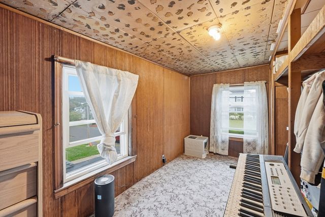 26 Fales St, Worcester, MA 01606