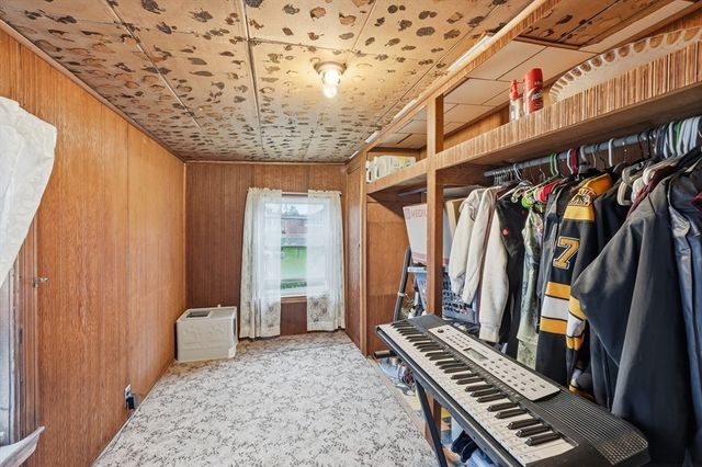 26 Fales St, Worcester, MA 01606