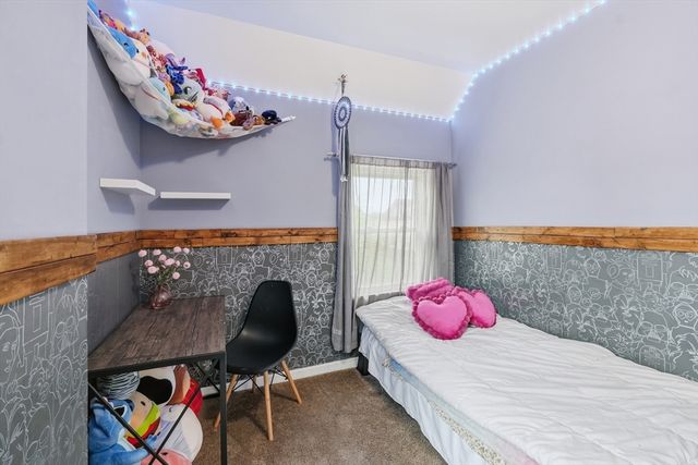 26 Fales St, Worcester, MA 01606