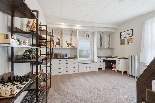 26 Fales St, Worcester, MA 01606