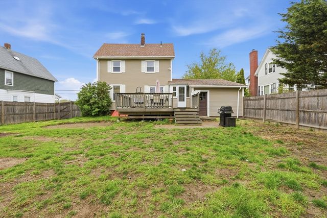 26 Fales St, Worcester, MA 01606