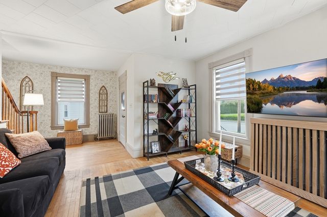 26 Fales St, Worcester, MA 01606