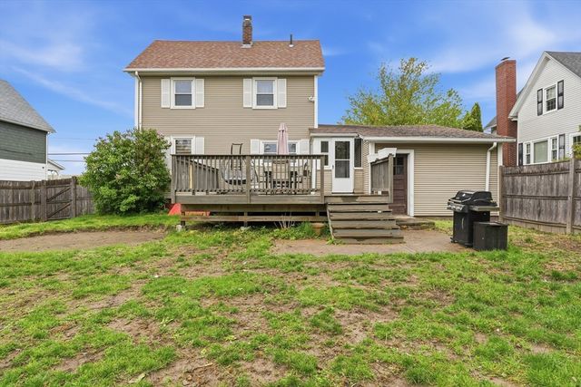 26 Fales St, Worcester, MA 01606