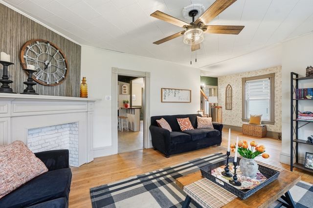 26 Fales St, Worcester, MA 01606