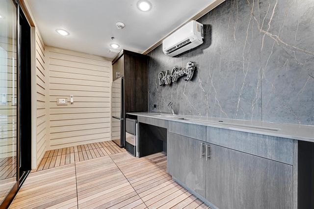 4801 Springdale DR 2010, Austin, TX 78723