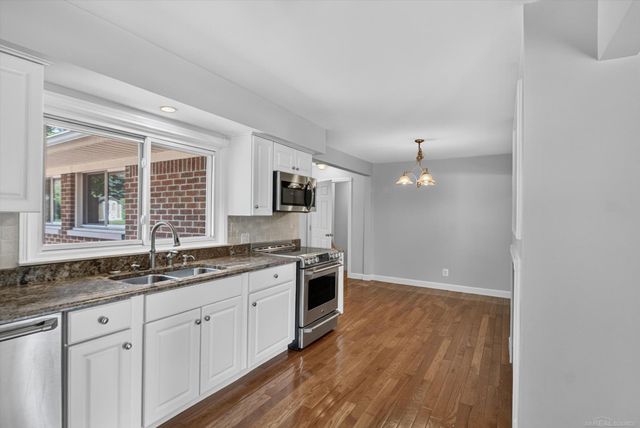 120 Montmorency Road, Rochester Hills, MI 48307