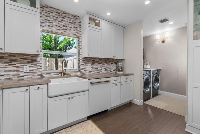 2740 NE 27th Court, Fort Lauderdale, FL 33306