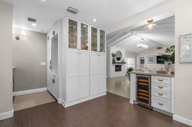 2740 NE 27th Court, Fort Lauderdale, FL 33306