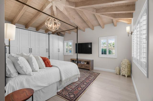 2740 NE 27th Court, Fort Lauderdale, FL 33306