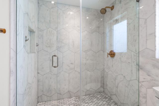 2740 NE 27th Court, Fort Lauderdale, FL 33306