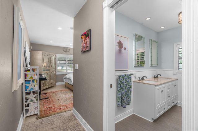 2740 NE 27th Court, Fort Lauderdale, FL 33306