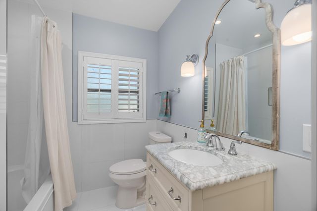 2740 NE 27th Court, Fort Lauderdale, FL 33306