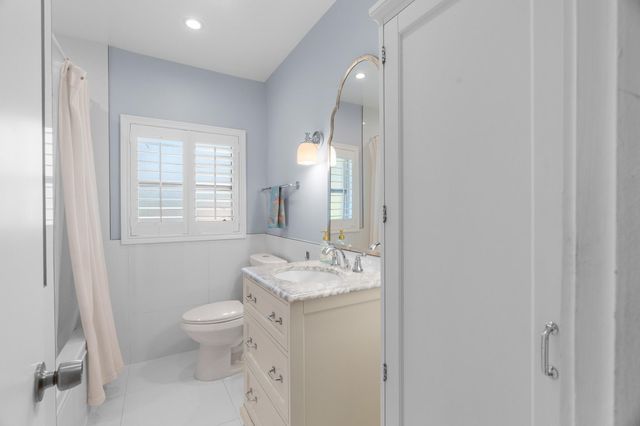 2740 NE 27th Court, Fort Lauderdale, FL 33306