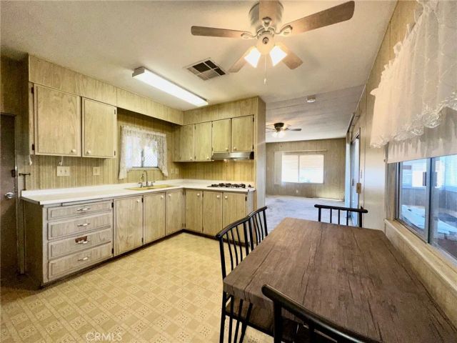 332 N Lyon 105, Hemet, CA 92543