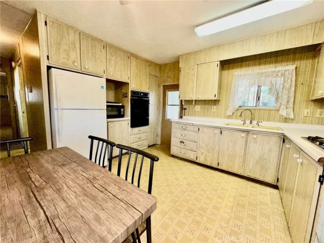 332 N Lyon 105, Hemet, CA 92543