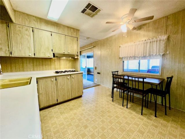 332 N Lyon 105, Hemet, CA 92543