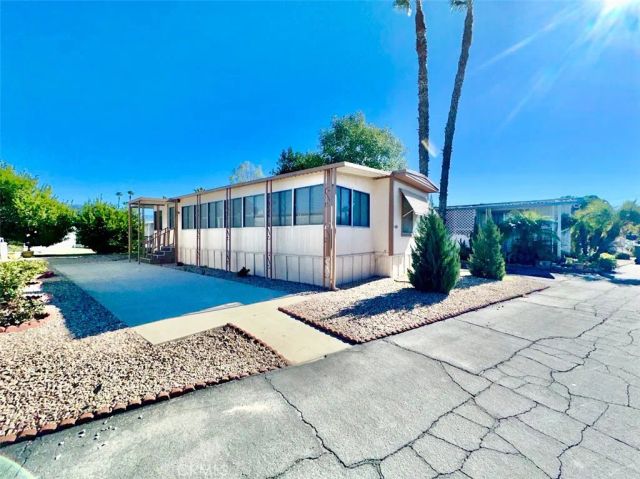 332 N Lyon 105, Hemet, CA 92543