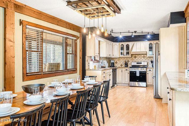 1293 Laurel Lick Rd, Sevierville, TN 37862
