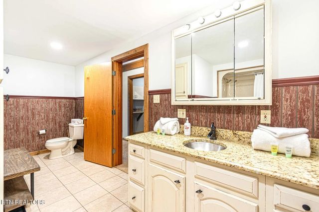 1293 Laurel Lick Rd, Sevierville, TN 37862