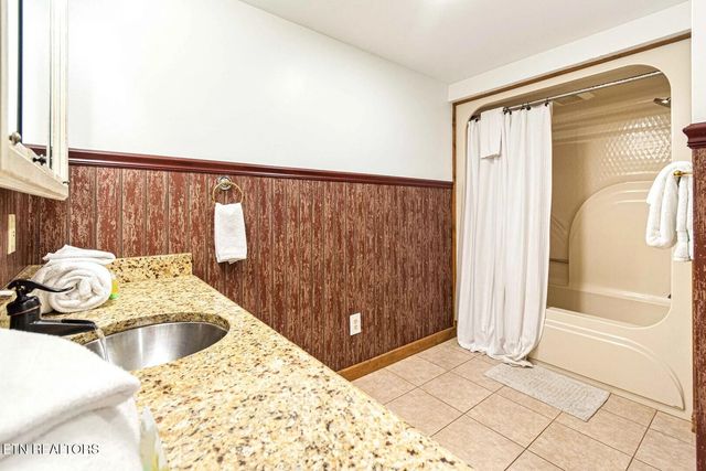 1293 Laurel Lick Rd, Sevierville, TN 37862