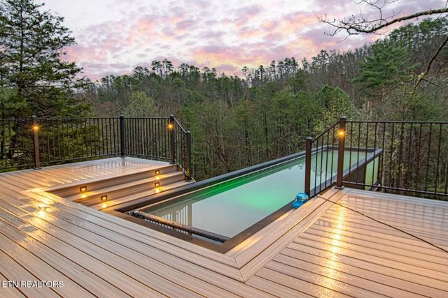 1293 Laurel Lick Rd, Sevierville, TN 37862
