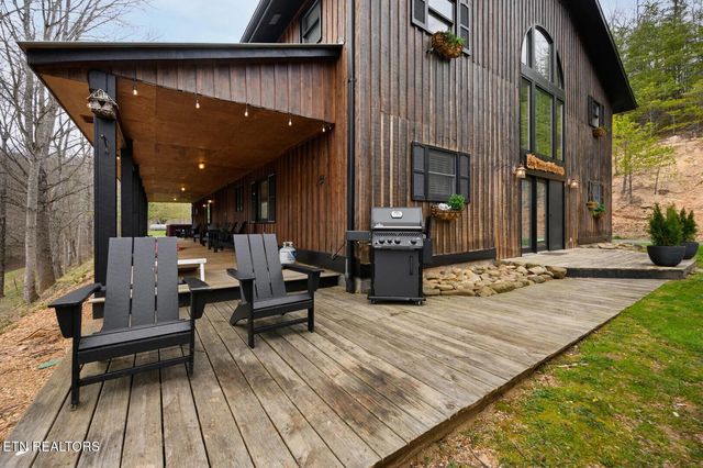 1293 Laurel Lick Rd, Sevierville, TN 37862