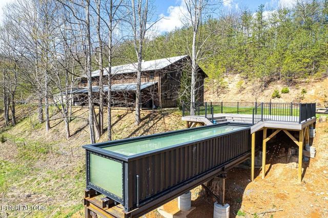 1293 Laurel Lick Rd, Sevierville, TN 37862