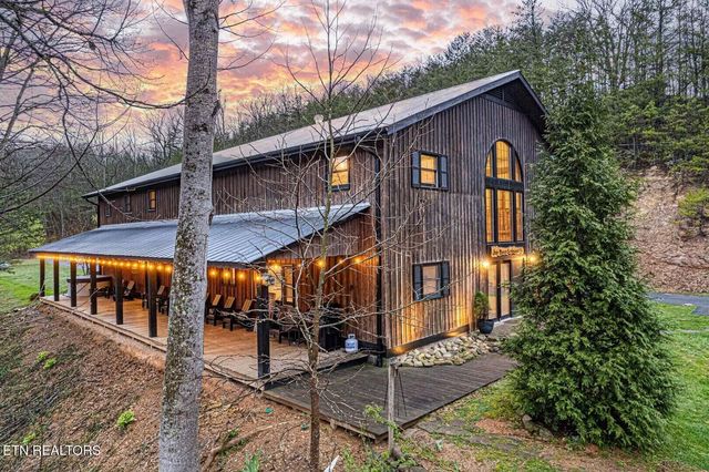 1293 Laurel Lick Rd, Sevierville, TN 37862