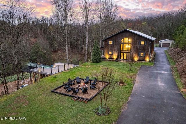 1293 Laurel Lick Rd, Sevierville, TN 37862