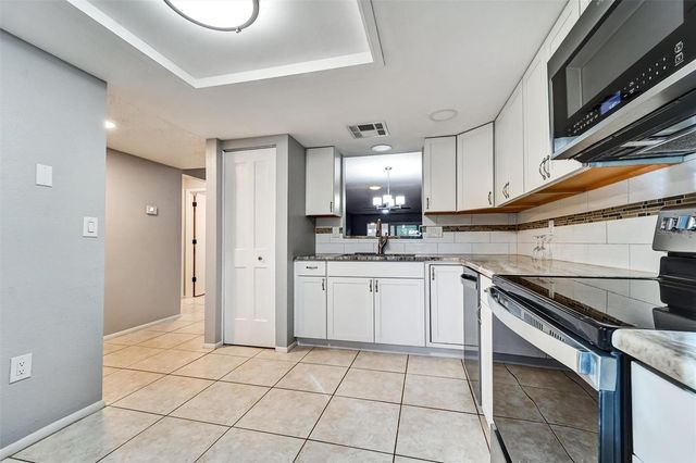 8330 HIGH POINT CIRCLE 6, Port Richey, FL 34668