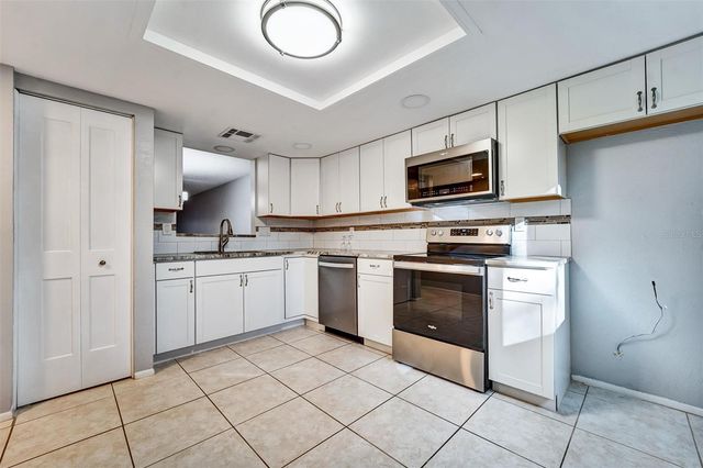 8330 HIGH POINT CIRCLE 6, Port Richey, FL 34668