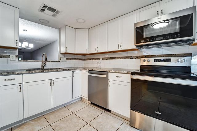 8330 HIGH POINT CIRCLE 6, Port Richey, FL 34668