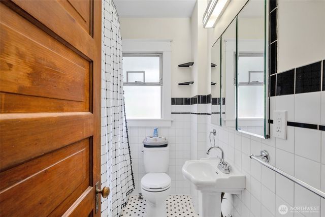 3551 SW 99th Street, Seattle, WA 98126