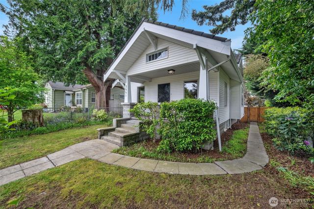 3551 SW 99th Street, Seattle, WA 98126