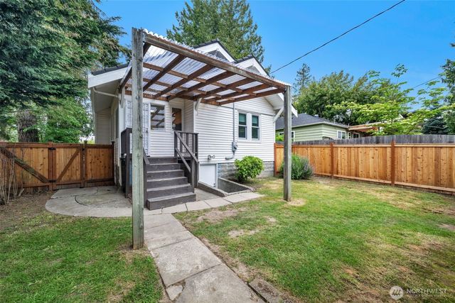 3551 SW 99th Street, Seattle, WA 98126