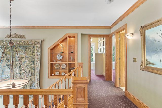 607 Ivy Falls Avenue, Mendota Heights, MN 55118