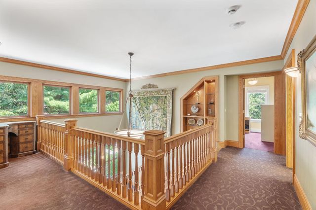 607 Ivy Falls Avenue, Mendota Heights, MN 55118