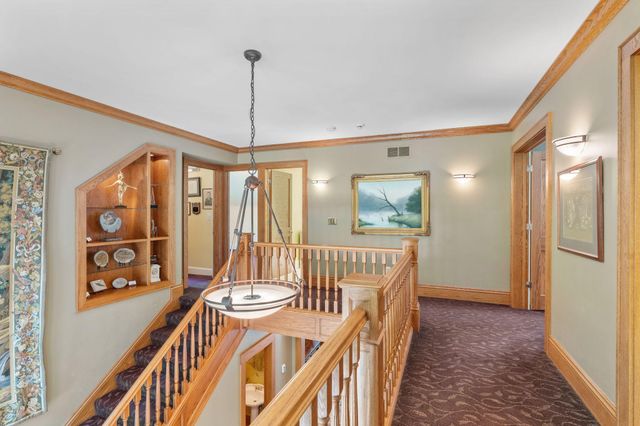 607 Ivy Falls Avenue, Mendota Heights, MN 55118