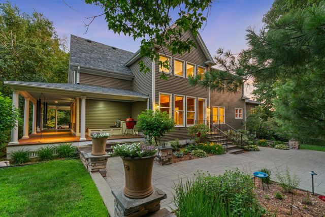 607 Ivy Falls Avenue, Mendota Heights, MN 55118