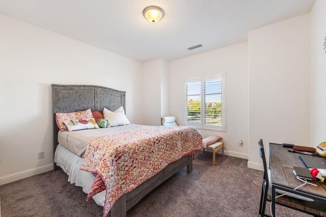 4473 W Langden Drive, Fresno, CA 93722