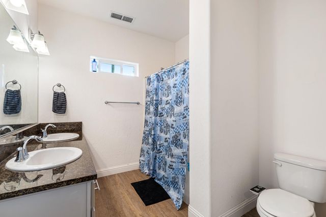 4473 W Langden Drive, Fresno, CA 93722