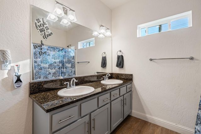 4473 W Langden Drive, Fresno, CA 93722