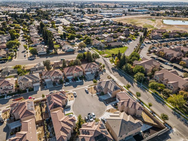 4473 W Langden Drive, Fresno, CA 93722