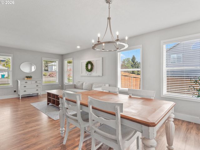 724 E 7TH St, La Center, WA 98629