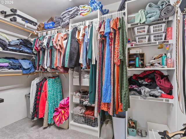 724 E 7TH St, La Center, WA 98629