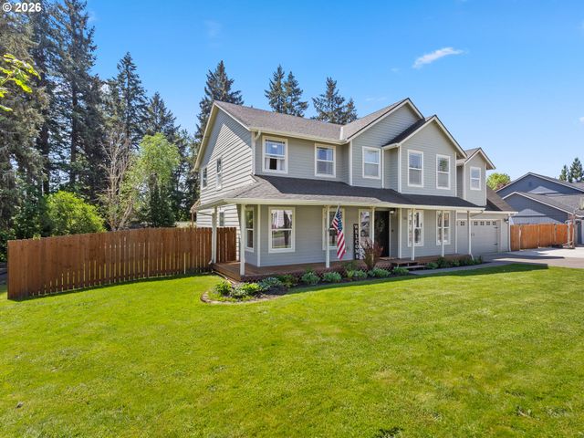 724 E 7TH St, La Center, WA 98629